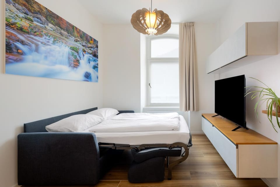 Bed, Living room