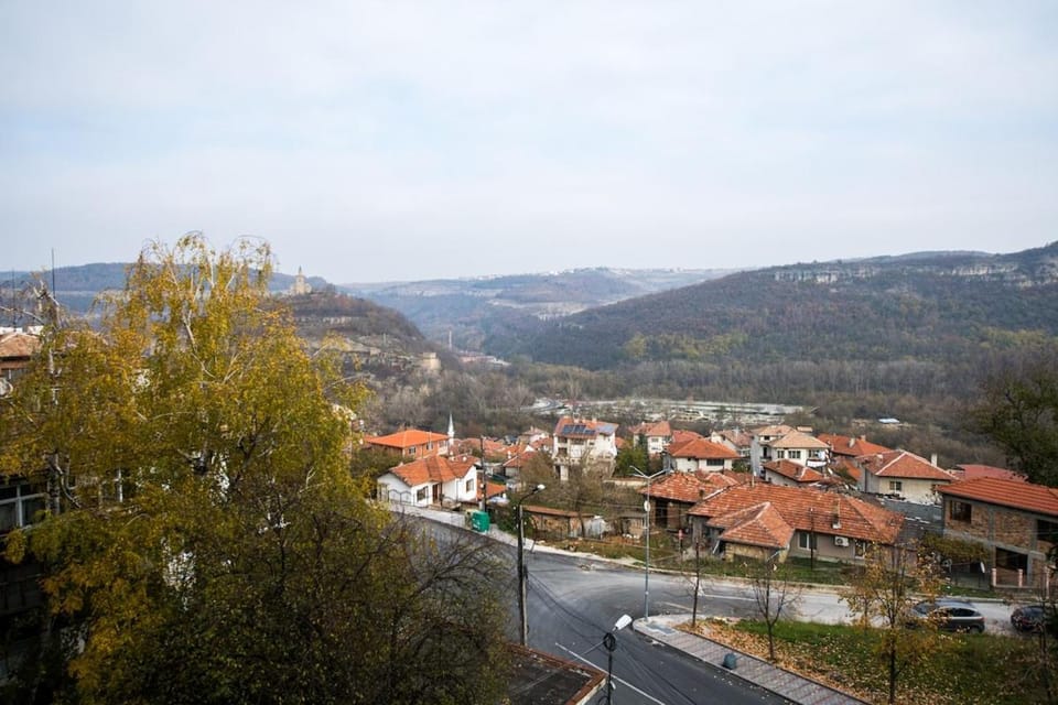 Cozy 2BDRM near University & Free Street Parking Apartment in Veliko Tarnovo