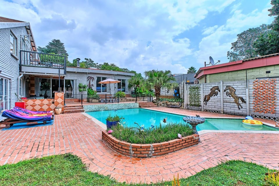Garden, Garden view, Pool view, Swimming pool, sunbed