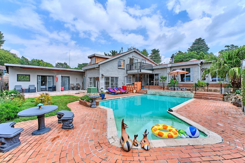 Garden, Garden view, Swimming pool, Swimming pool, sunbed