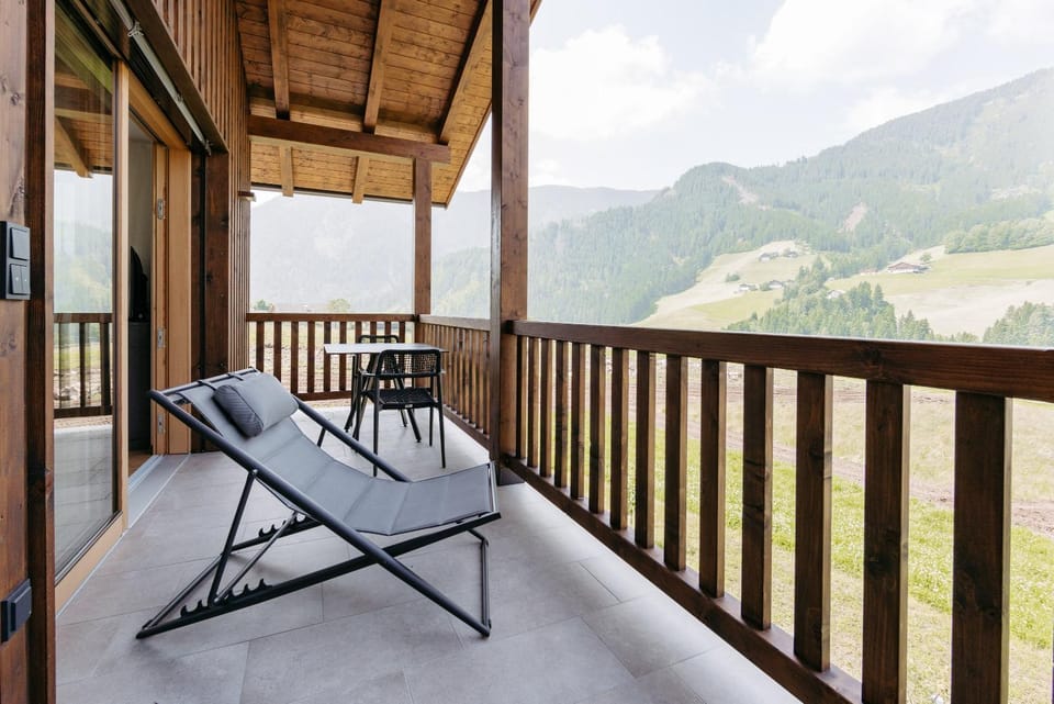 Natural landscape, View (from property/room), Balcony/Terrace, Mountain view