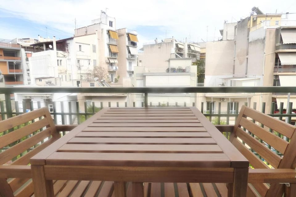 Stylish city studio by MPS Apartment in Athens
