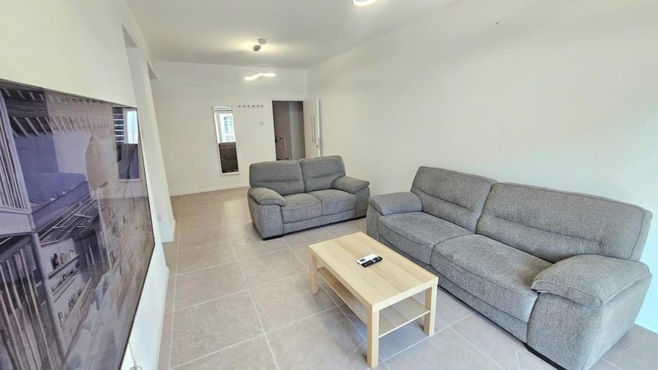 Kanika 3 bedroom city beach Apartment in Limassol City