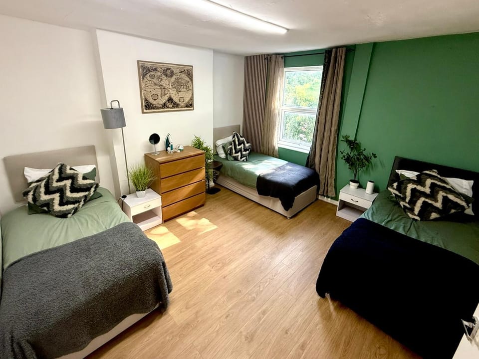 Budget Lovely Flats by the Forest Tram Stop in Nottingham Apartment in Nottingham