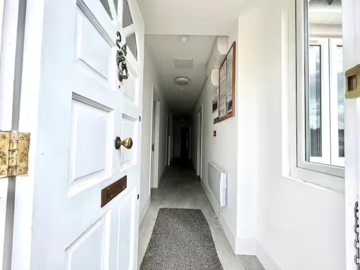 Douglas Home Vacation rental in Southall