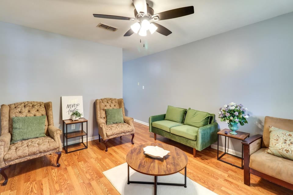 Walk to Dining & Shops: Dtwn Brookhaven Home! House in Mississippi