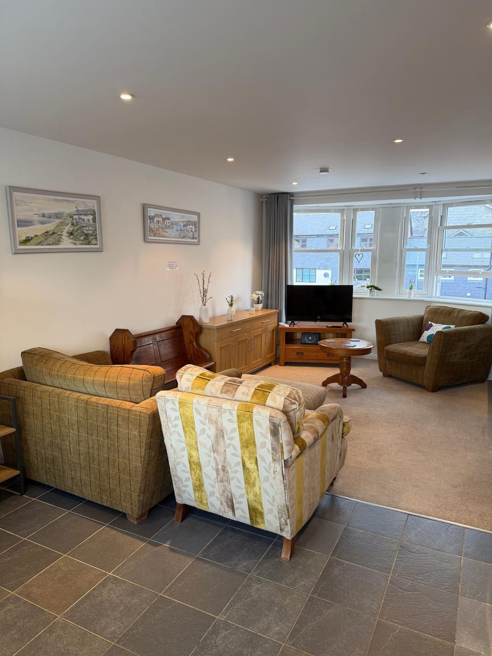 Living room, Seating area