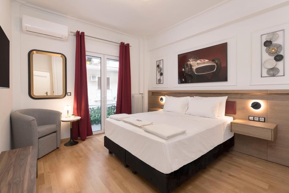 Bed, Bedroom, towels, air conditioner