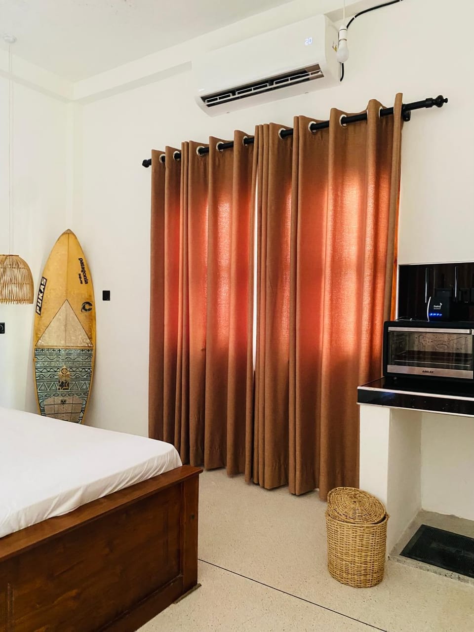 Bed, Kitchen or kitchenette, Bedroom, air conditioner