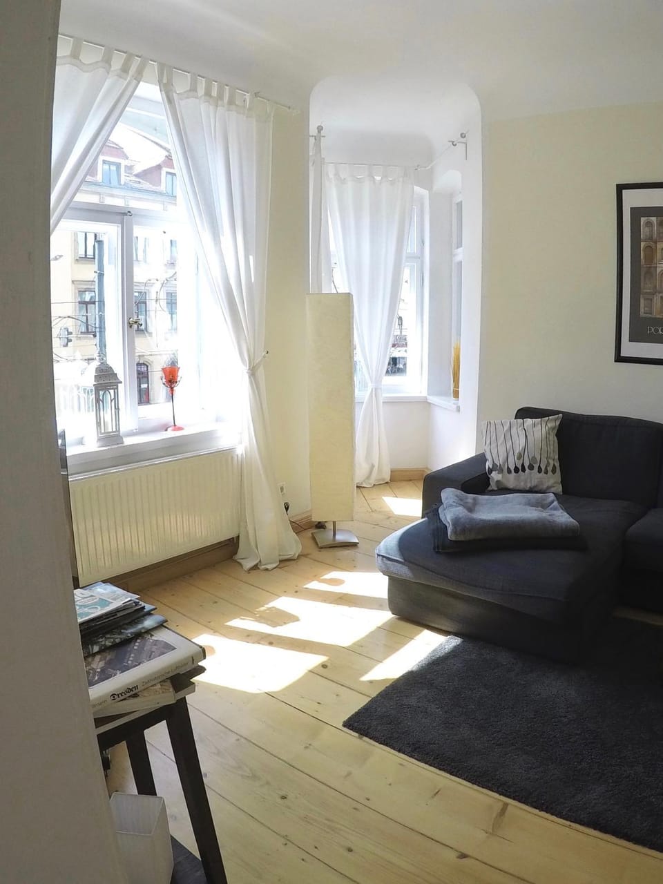 Living room, Photo of the whole room