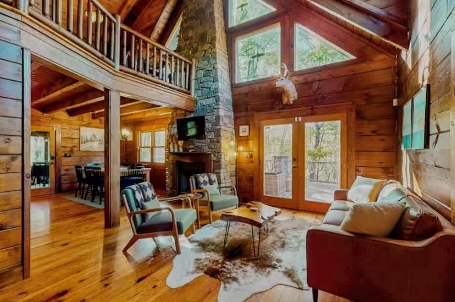 Lake Lure Living House in Lake Lure
