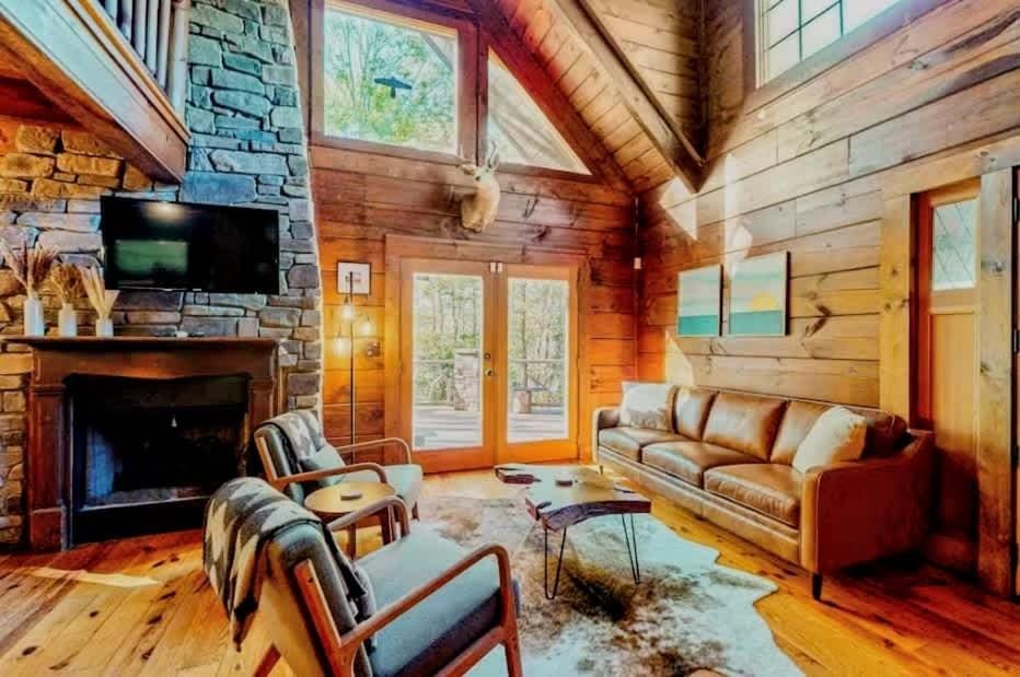 Lake Lure Living House in Lake Lure