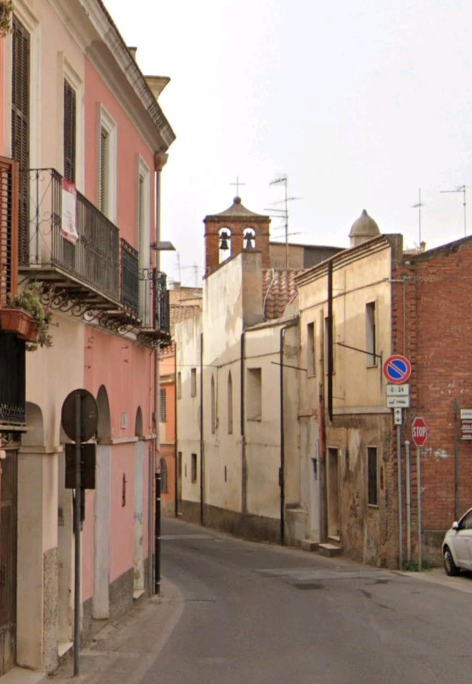 Property building, City view, Landmark view, Street view, Location