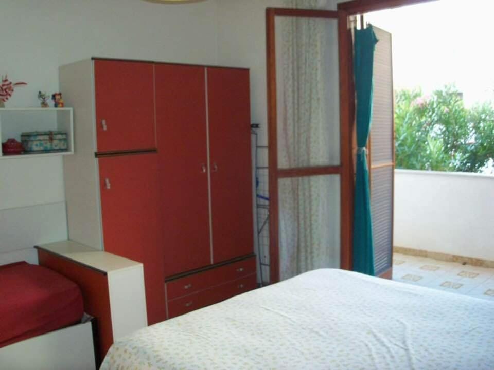 Bed, Photo of the whole room, Bedroom, wardrobe