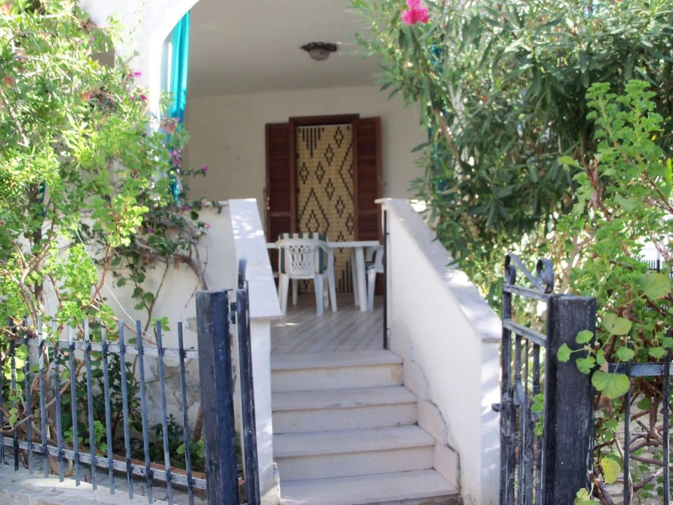 Property building, Garden, View (from property/room), Balcony/Terrace, Balcony/Terrace, Garden view