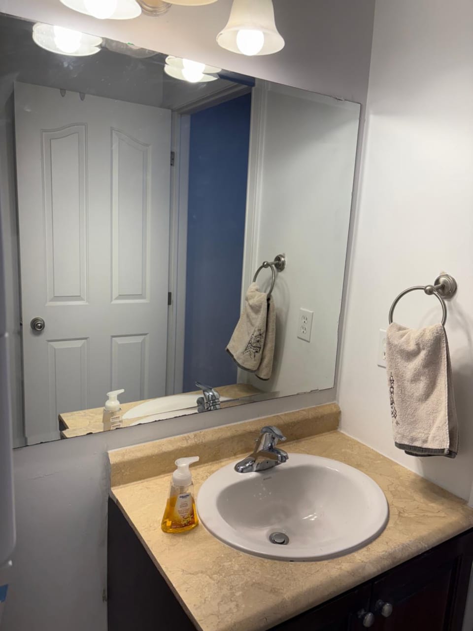 Bachelor and Double room in Bedford, Halifax Bed and Breakfast in Halifax