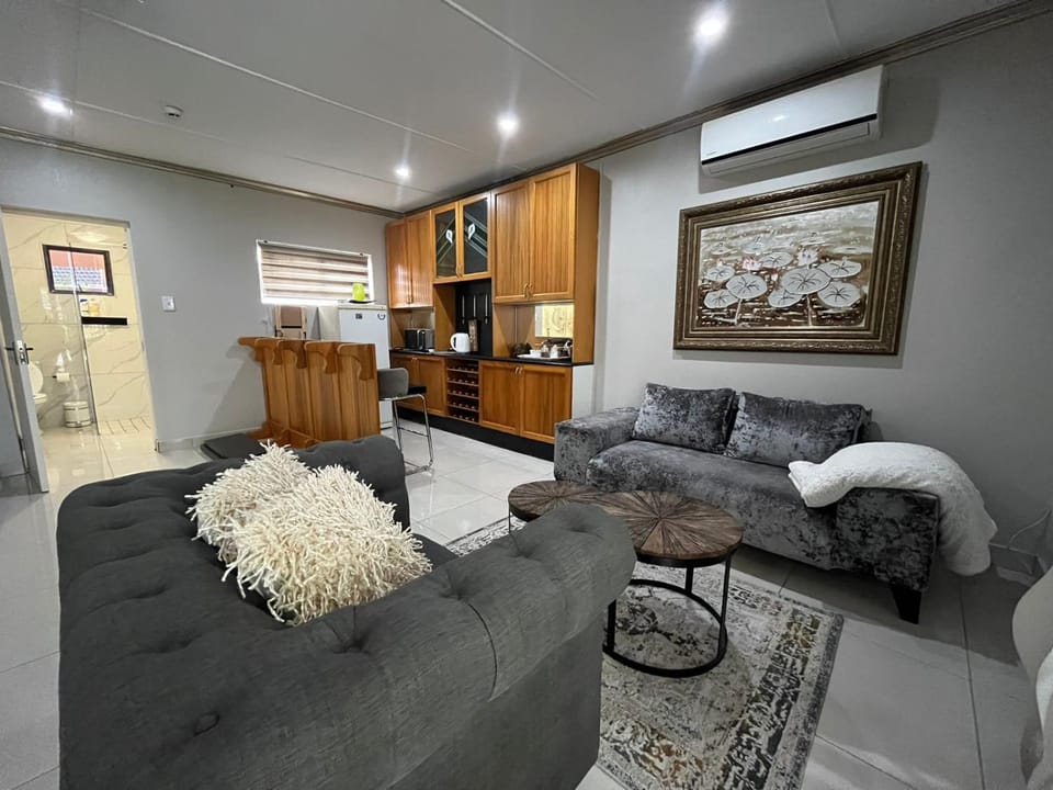 ZezethuZonke Guesthouse Bed and Breakfast in Eastern Cape