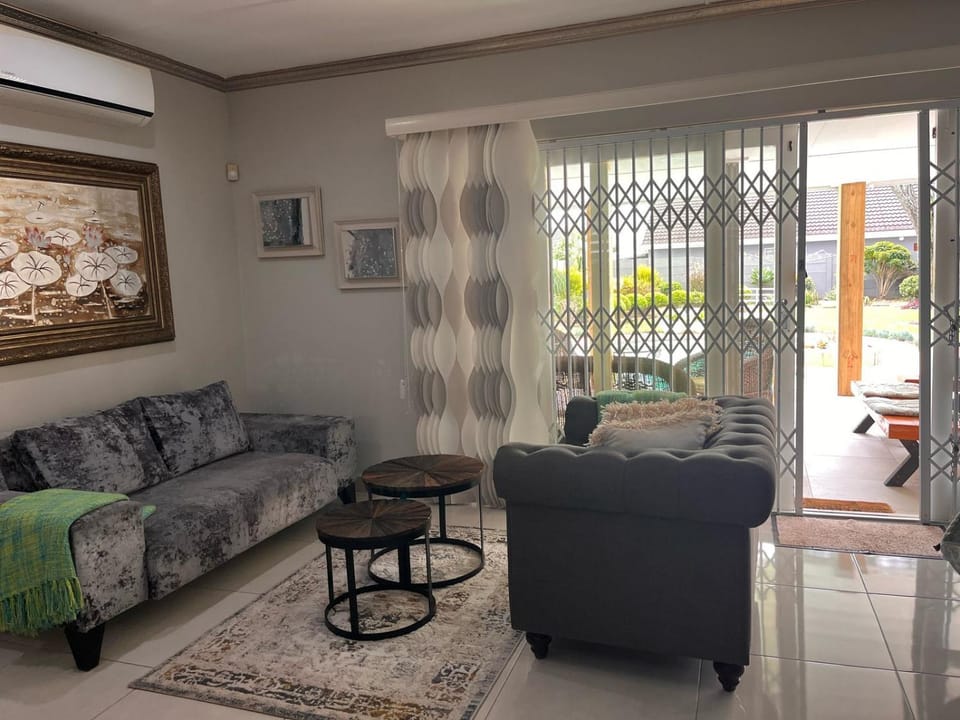ZezethuZonke Guesthouse Bed and Breakfast in Eastern Cape