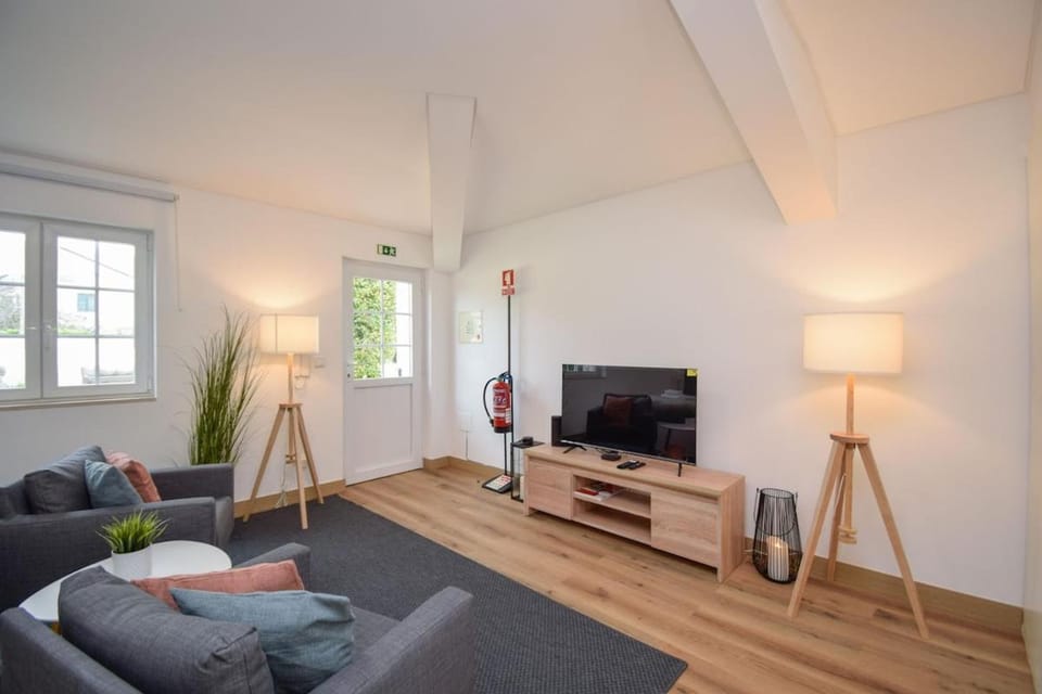 Cozy Studio with Terrace - 800m from the beach Apartment in Lisbon District