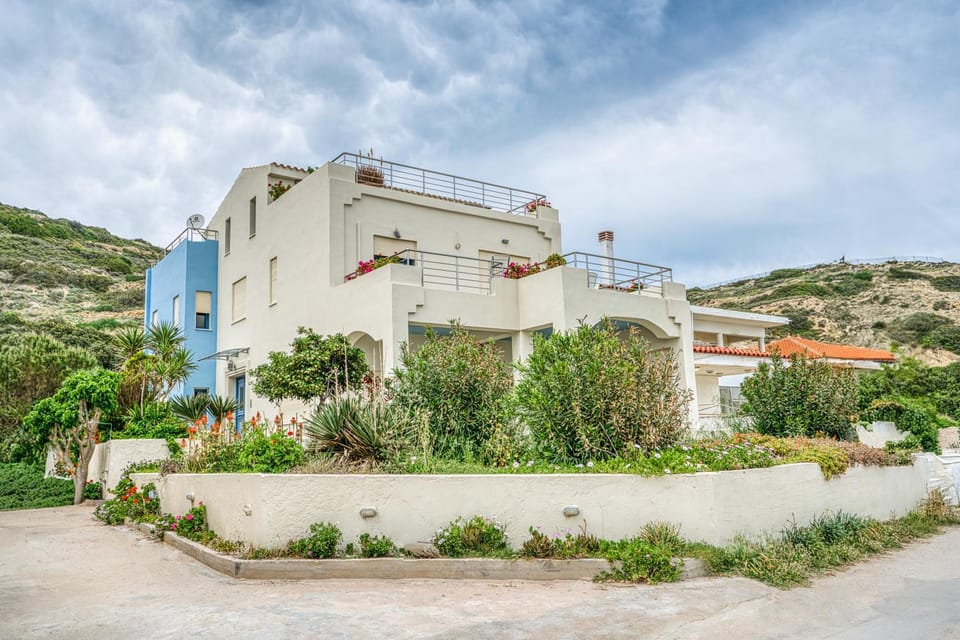 Property building, Day, Natural landscape, Mountain view