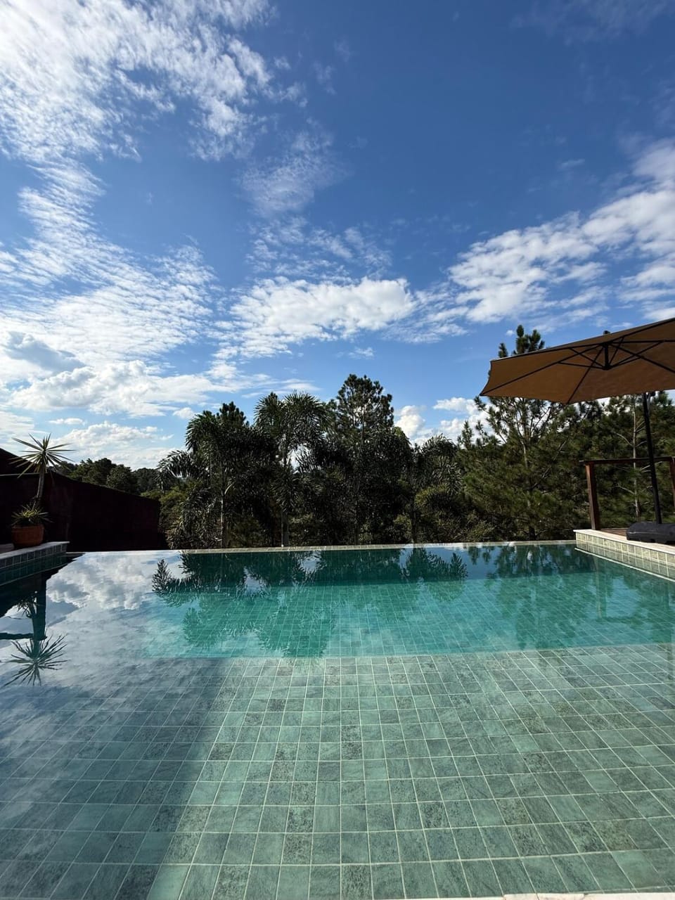 Casa Terrazzo, piscina aquecida com borda infinita incrível, Jarinu SP WiFi- 50 min SP House in State of São Paulo