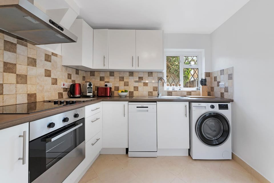 Crouch Hill Charms by MoreThanStays Apartment in London Borough of Islington