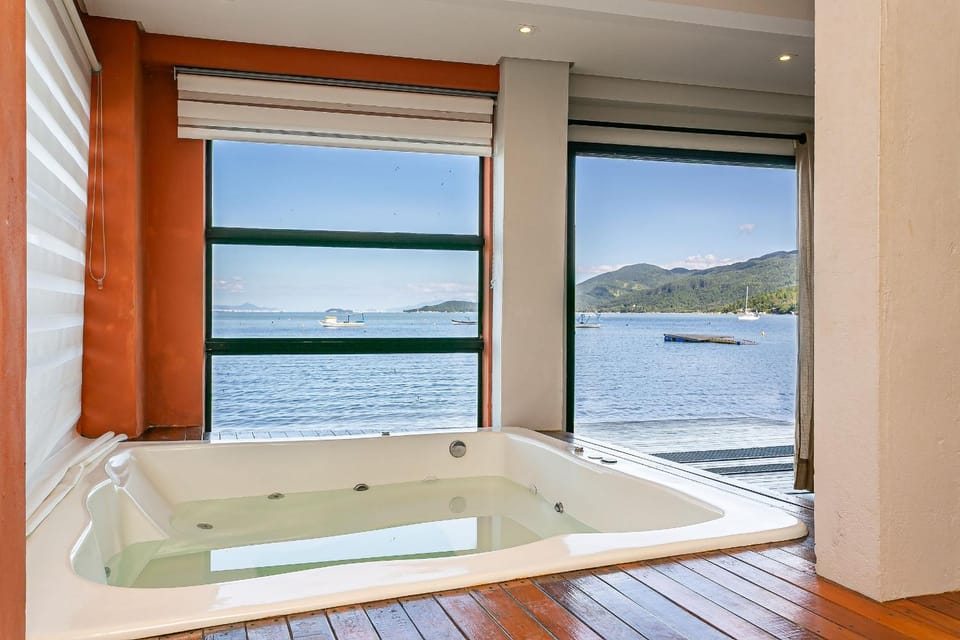 Hot Tub, Sea view