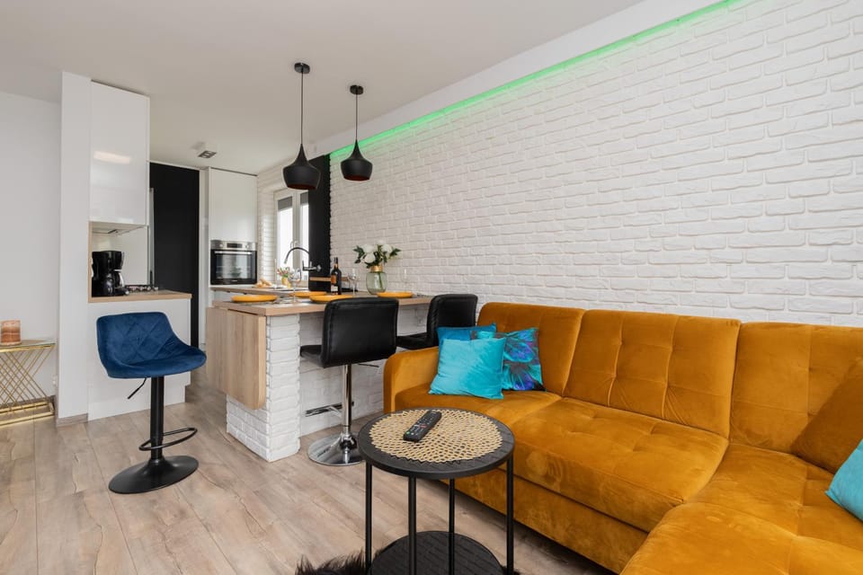 Kitchen or kitchenette, Seating area, Dining area