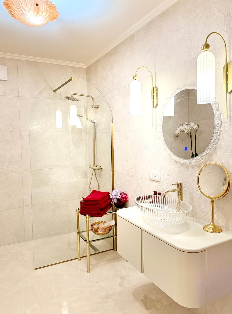 Monaco 2bdr luxury apartment, private garden&pool Apartment in Monaco