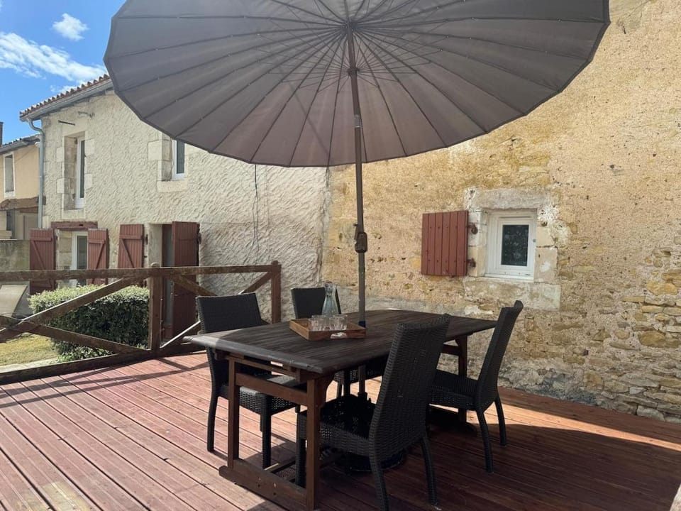 Patio, Dining area