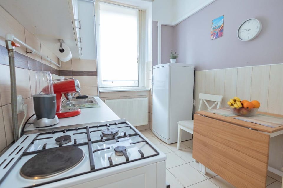 Kitchen or kitchenette, dishwasher, minibar, oven, stove, toaster