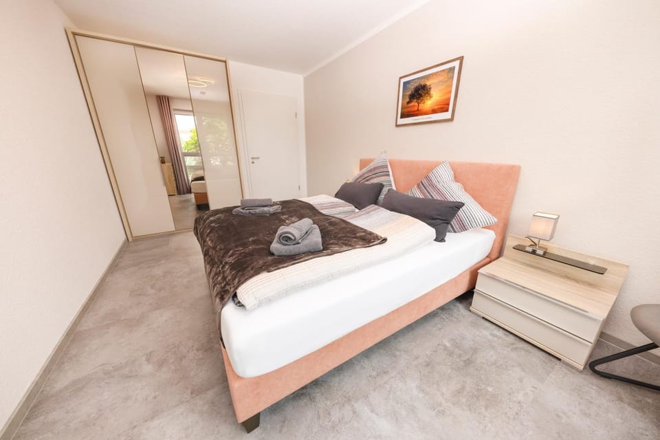 Bed, Bedroom, locker, wardrobe