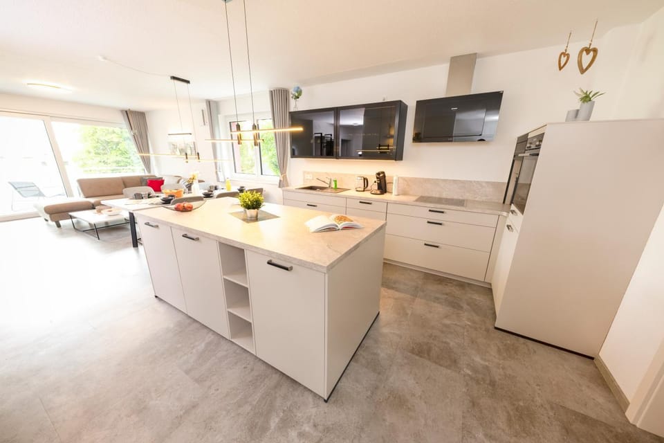 Kitchen or kitchenette, Living room, Decorative detail, Seating area, Dining area