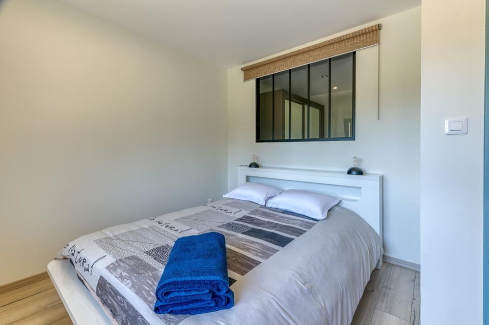Living room, Bedroom