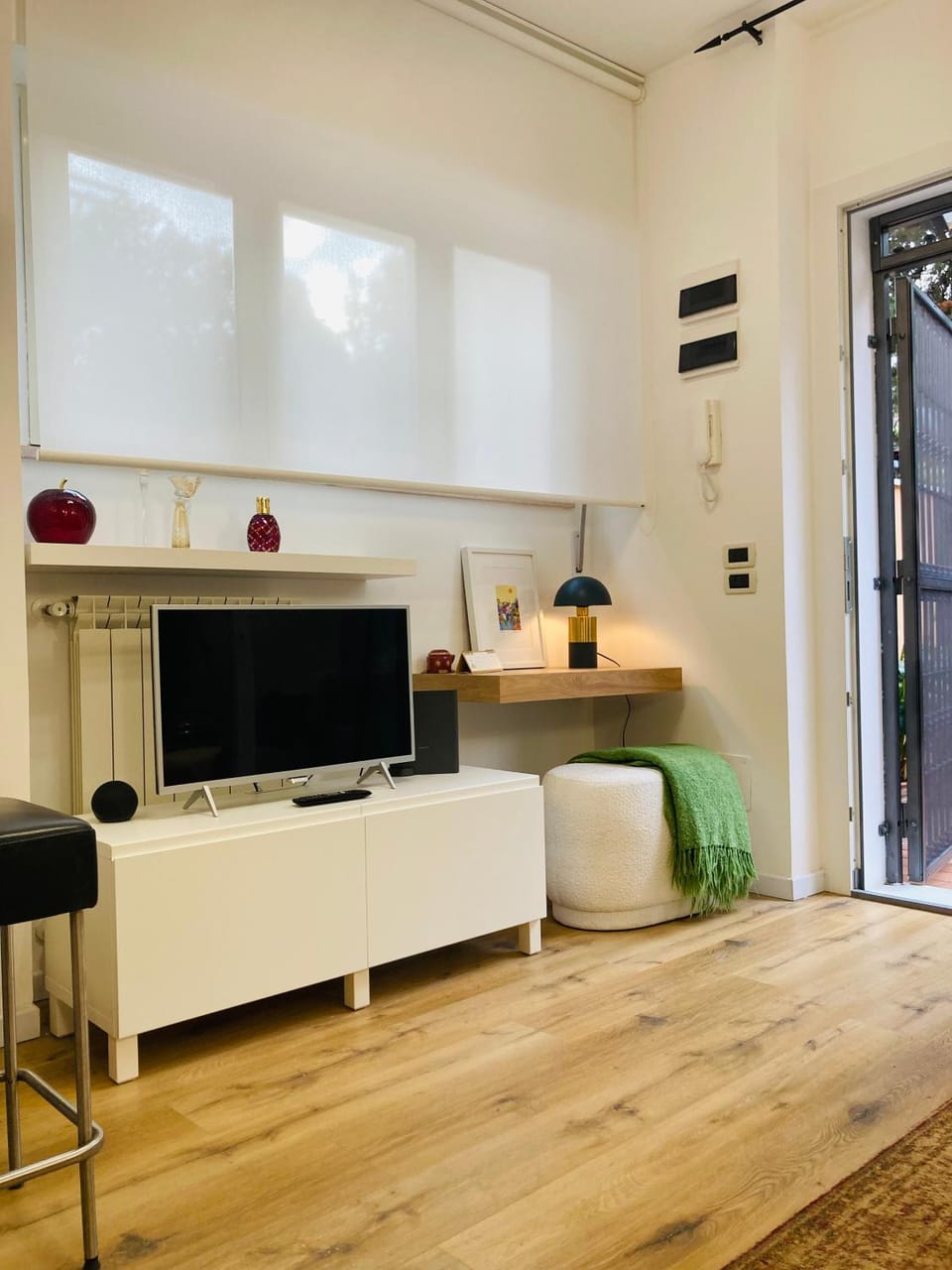 TV and multimedia, Seating area