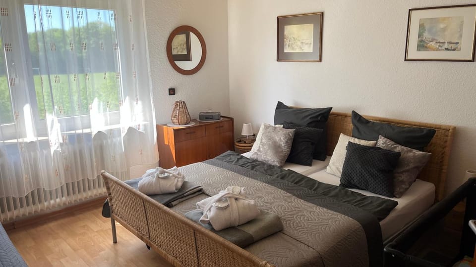 Ferienwohnung in Koblenz, nahe Uni und BWZK mit Garten Apartment in Koblenz