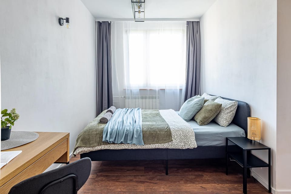 Bed, Photo of the whole room, Seating area