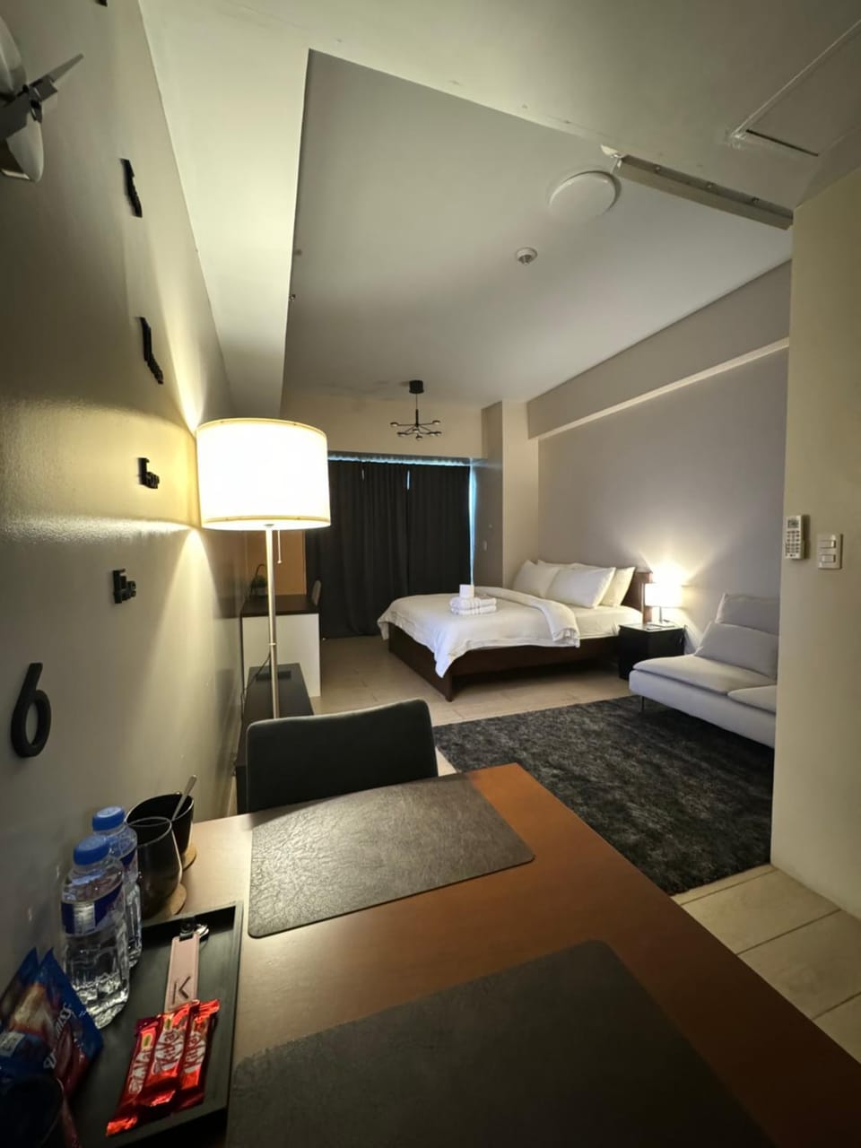Bed, Living room, Photo of the whole room, Seating area, Bedroom
