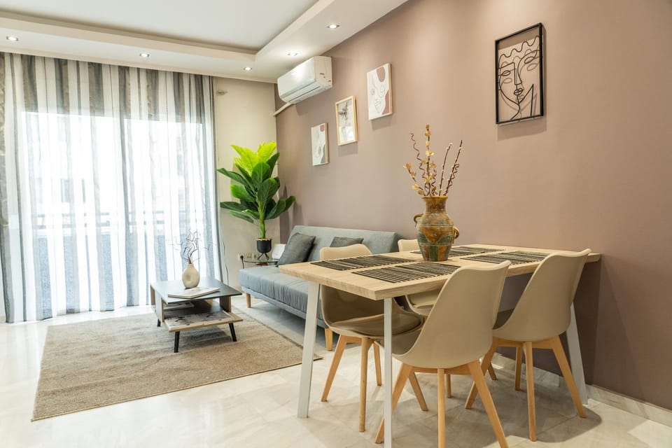 Living room, Seating area, Dining area