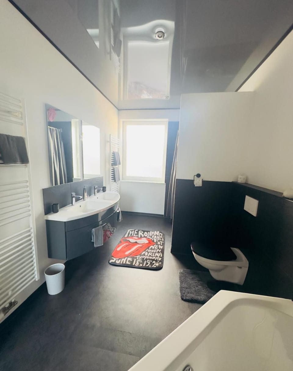 Toilet, Bathroom, Bath