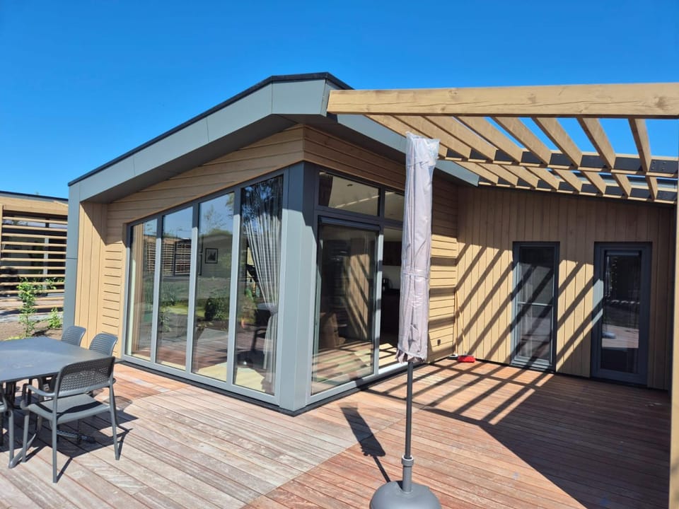 Property building, Balcony/Terrace