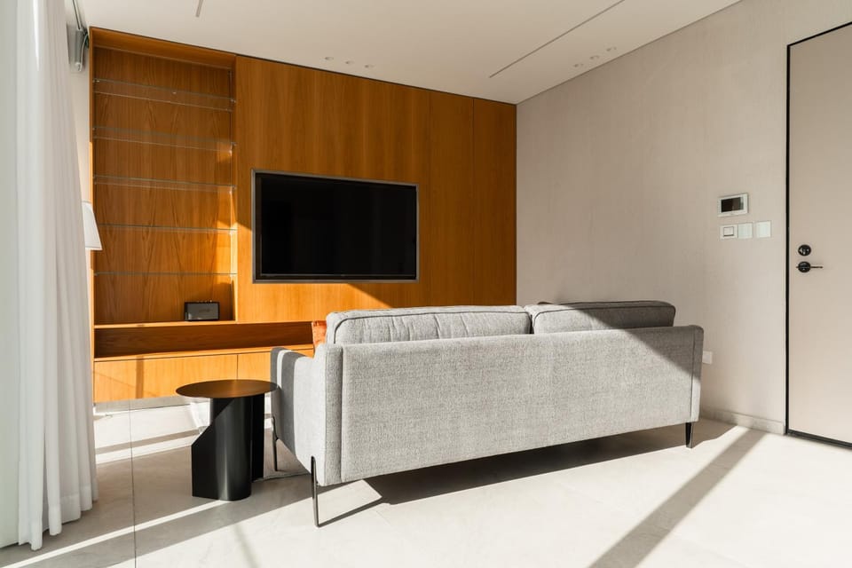Communal lounge/ TV room, TV and multimedia, Living room, Seating area