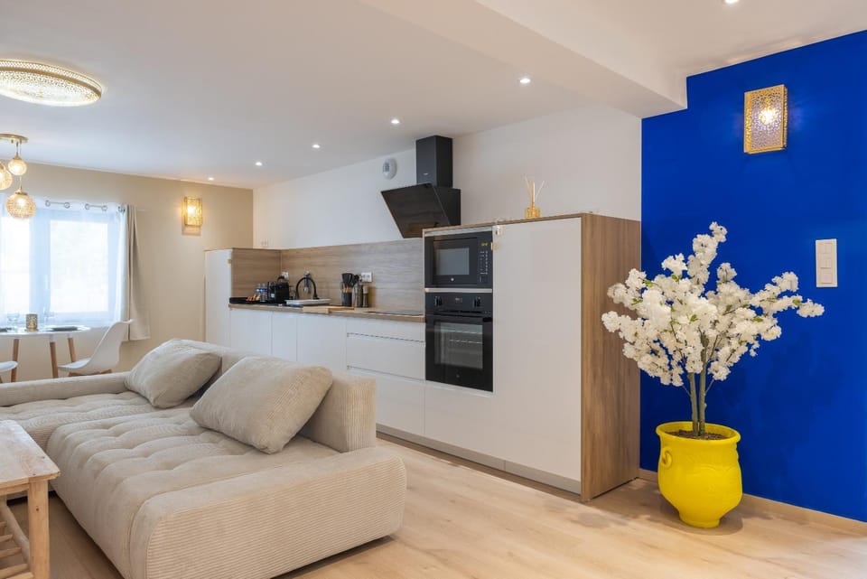 TV and multimedia, Kitchen or kitchenette, Living room, oven