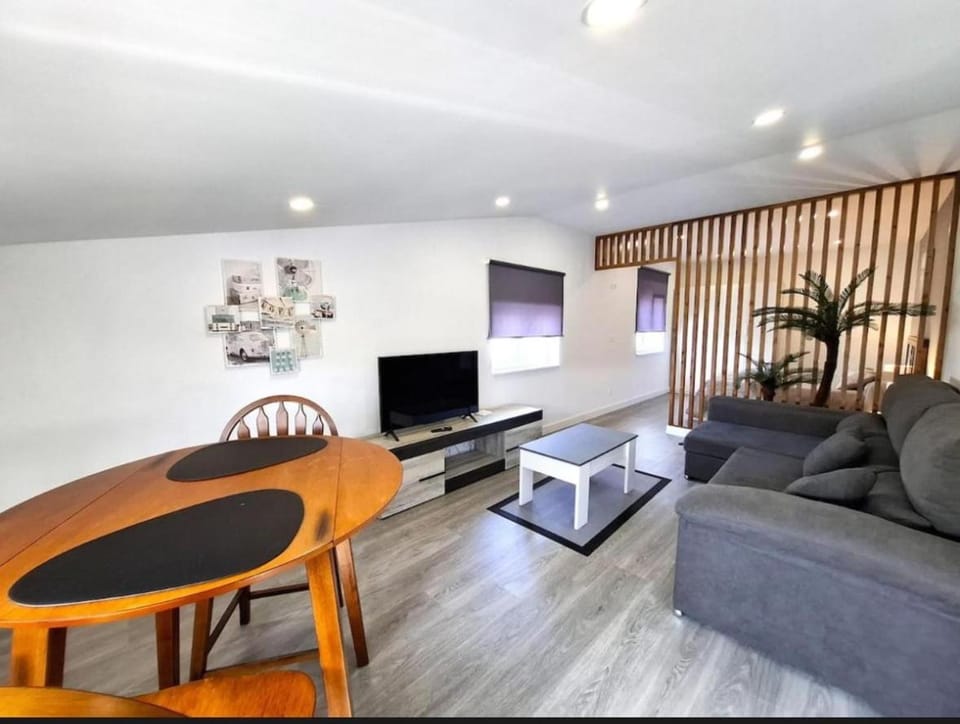 Communal lounge/ TV room, TV and multimedia, Living room, Seating area