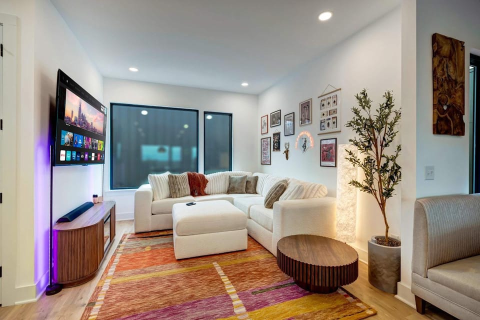 Rooftop Deck Hot Tub & Game Room in Nashville House in Berry Hill