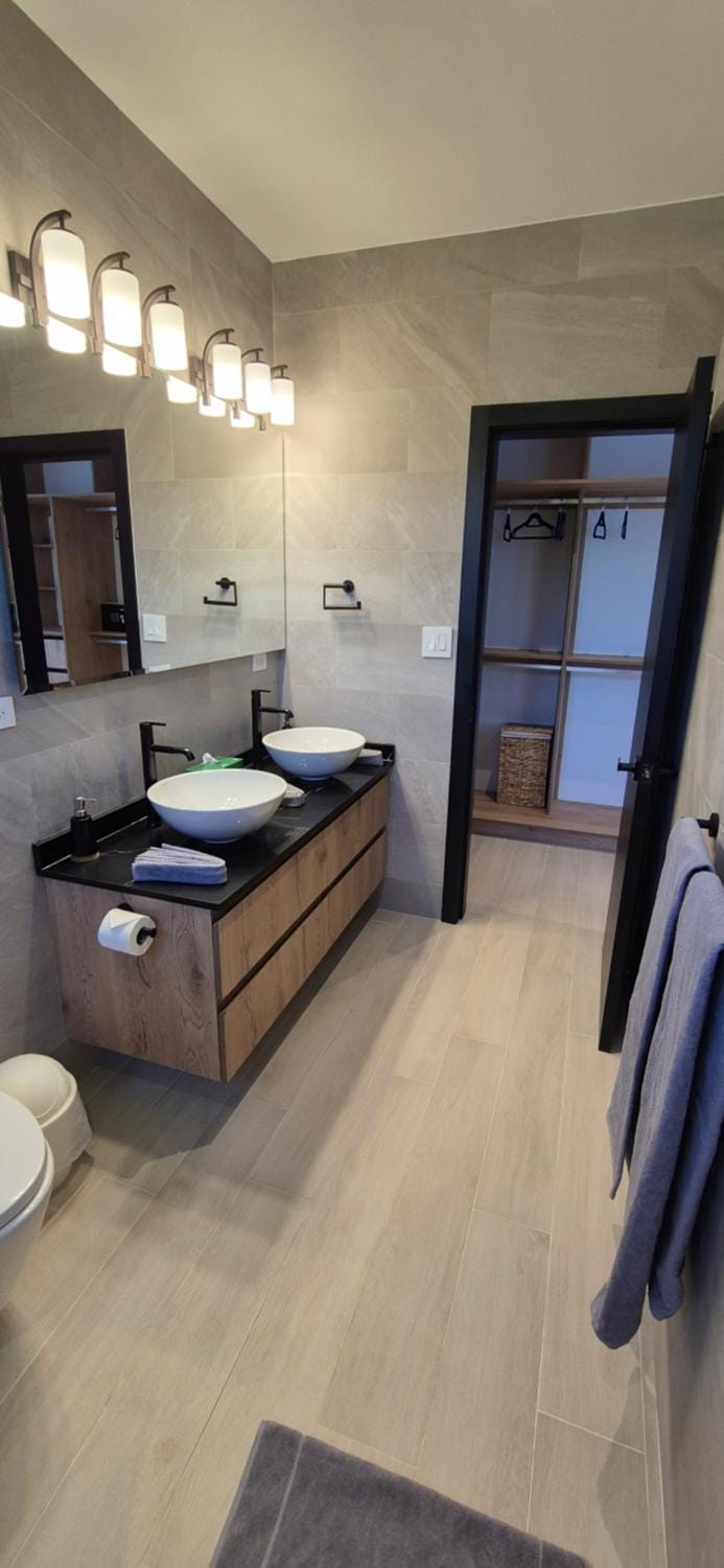 Bathroom, towels