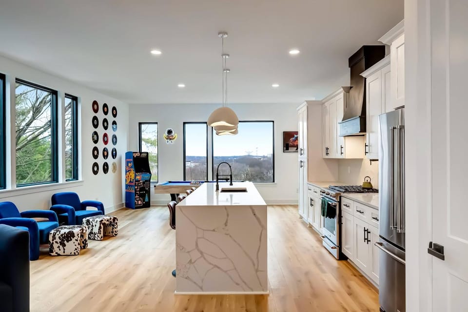 Twin Homes Rooftop Deck Hot Tub Outdoor Kitchen House in Berry Hill