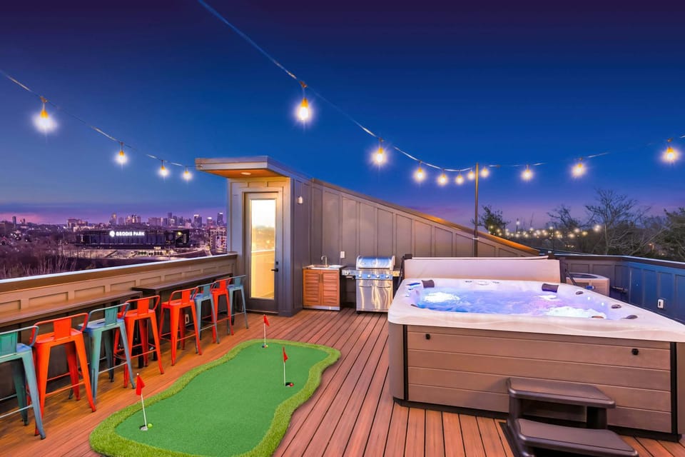 Rooftop Hot Tub Game Room Barrel Sauna Nashville House in Berry Hill