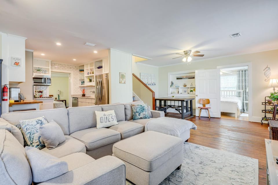 St. Marys Chic: Porch Living & Total Walkability! House in St Marys