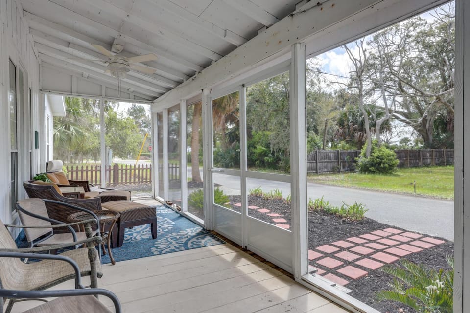 St. Marys Chic: Porch Living & Total Walkability! House in St Marys